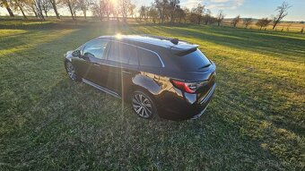 Toyota Corolla HYBRID - 6