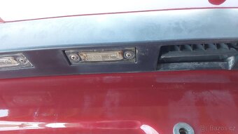 VW Caddy – Dveře kufru LZ ČERVENÉ - 6