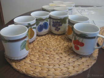 Prodám staré retro hrníčky-porcelán Karlový Vary. - 6