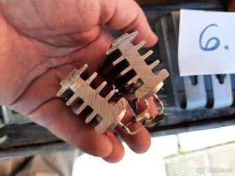 Staré elektro ( elektronické) součástky č.6 , č.7 , č.8 - 6