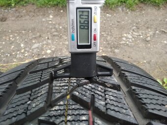 Prodám zimní pneu Dunlop 235/55 R19 - 6