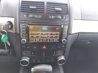 VOLKSWAGEN TOUAREG 3.0 TDI DSG DPH,ČR,NAVI, 176kW - 6