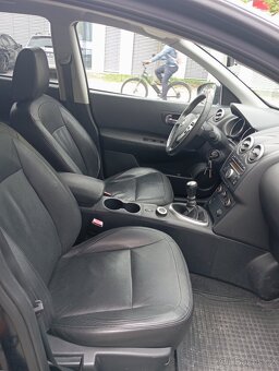 Nissan Qashqai 2,0 benzín 4x4 7 místné - 6