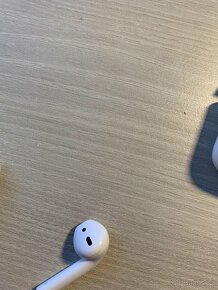 Apple AirPods 2019 - 6