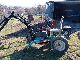Minibagr a nakladač - 6