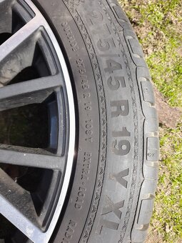 Pneu 275/45 19" - 6