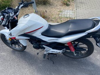 Honda CB125F - 6