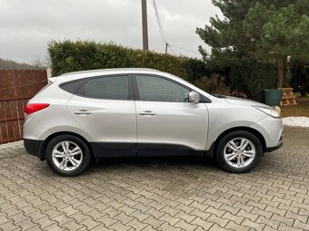 HYUNDAI IX35 1,7 CRDI TRIKOLOR 4X2 / STYLE / 2012 - 6