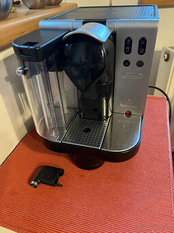 Kávovar Nespresso DeLonghi Lattissima EN680.M - TOP - 6