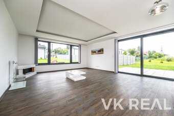 Pronájem RD 4+kk+pracovna a 2xšatna, cca 200m2, pozemek cca - 6