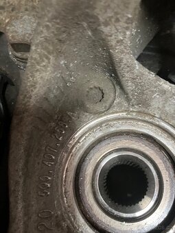 Pravá těhlice Audi Q3 - 2.0tdi 110kw - 6