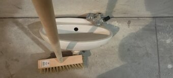 2x umyvadlo, závěsný sušák na prádlo - 6