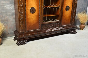 Klasická knihovna z masivního dubového dřeva VITRINA - 6