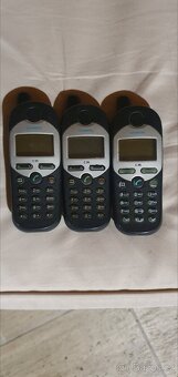 Bedna(cca 433ks) mobilních telefonů1ks 35kč - 6