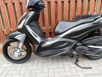 Piaggio Beverly 350 sport touring ABS ASR (2016) - 6