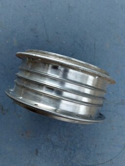 Přední buben na moto Jawa 555 - 6