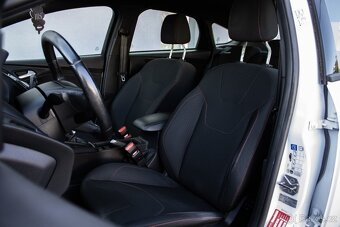 Ford Focus 1.5 EcoBoost ST Line - 6