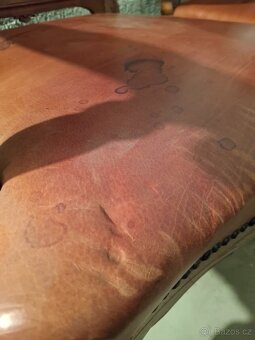 2kusy dřevěných kožených křesel - 6