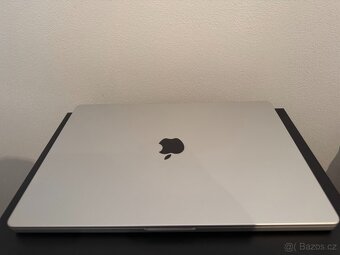 Macbook Pro M1 Pro 16" / 16GB / 512GB - 6