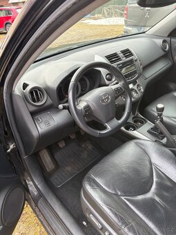 Toyota RAV4 - 6
