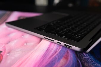 MacBook Pro 14" (2023) – M2 Pro, 32 GB RAM – TOP stav - 6