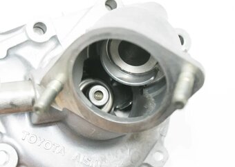 Vodní pumpa OEM Toyota Previa I - 6