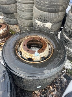 4ks Pneumatika s diskem 285/70 R19.5 - 6