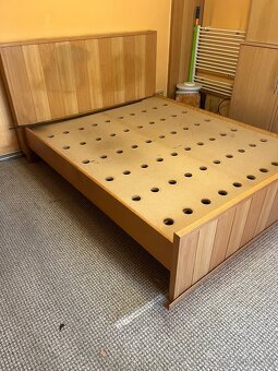 Daruji skříně a postel - 6