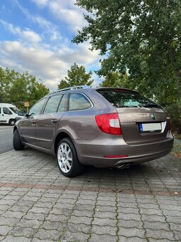 Škoda Superb II 2.0 TDI (2010) - 6