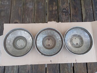 Středové ozdobné poklice,pokličky na Jaguar E type - 6