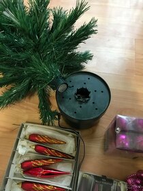 Vánoční stromek a ozdoby - 6