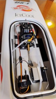 RC loď catamaran - 6