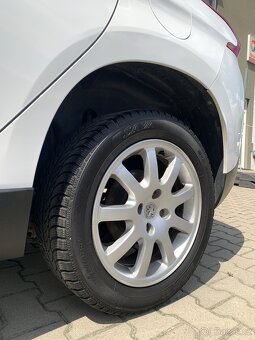 Peugeot 2008 1,2i PureTECH, automat, tažné, 3tí RZ - 6