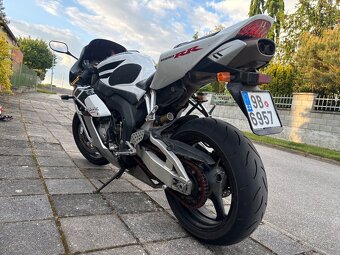Honda CBR 1000RR Fireblade - 6