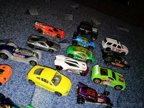 Autíčka Hot Wheels - 6