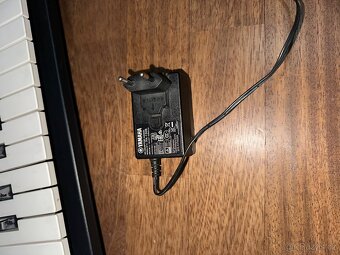 Klávesy YAMAHA PSR F50 - 6