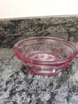 Skleněné mísy, vázy, tácy, cukřenka, konvička, popelníky, - 6