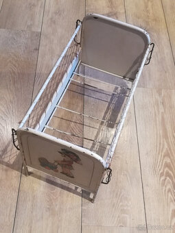 Stará kovová postýlka pro panenku - 6