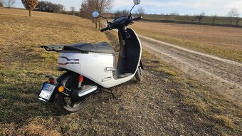 ELEKTRICKÝ SKÚTR HORWIN EK3 - 6