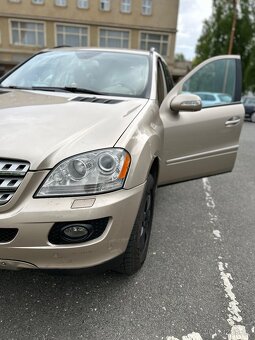 Mercedes-Benz - 6