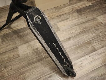 Prodám používanou koloběžku Ethic Erawan V1 rainbow - 6