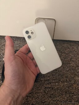 Apple iPhone 12 128gb White. 86% kondice baterie - 6
