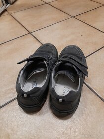 Tenisky, polobotky, žabky - 6