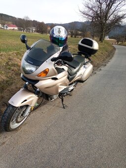 Honda NT 650 V - 6