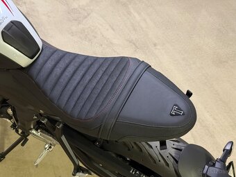 Triumph Trident Triple Tribute Edition 660 - 6