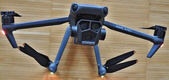Prodám DJI Mavic 3 Pro Flymore Combo - 6