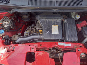 Opel Agila B 1.0 ( K10B ) 48kW r.2009 červená na náhradní dí - 6