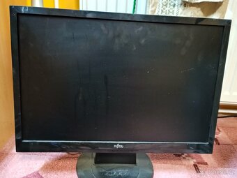 Starší PC + příslušenství a tiskárna HP - 6
