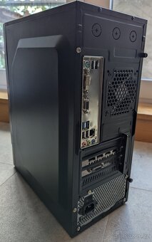 PC Xeon E3 1270v3 (~i7 4770) 1060 6GB 16GB SSD 256 - 6