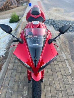 Yamaha r1 - 6